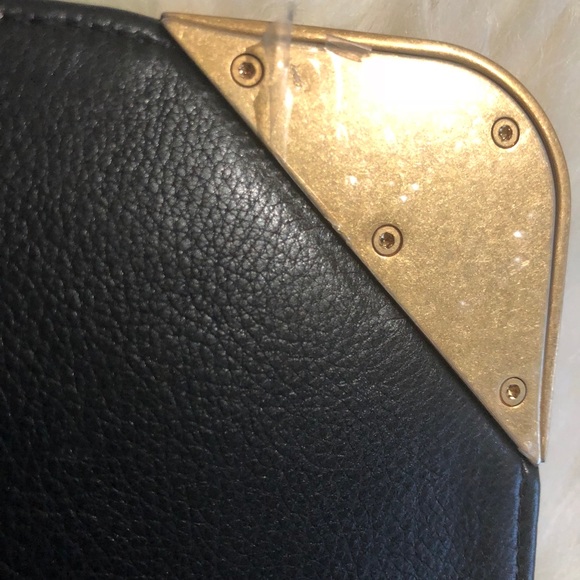 AUTHENTIC C.H.A.N.E.L CLUTCH - Picture 7 of 8